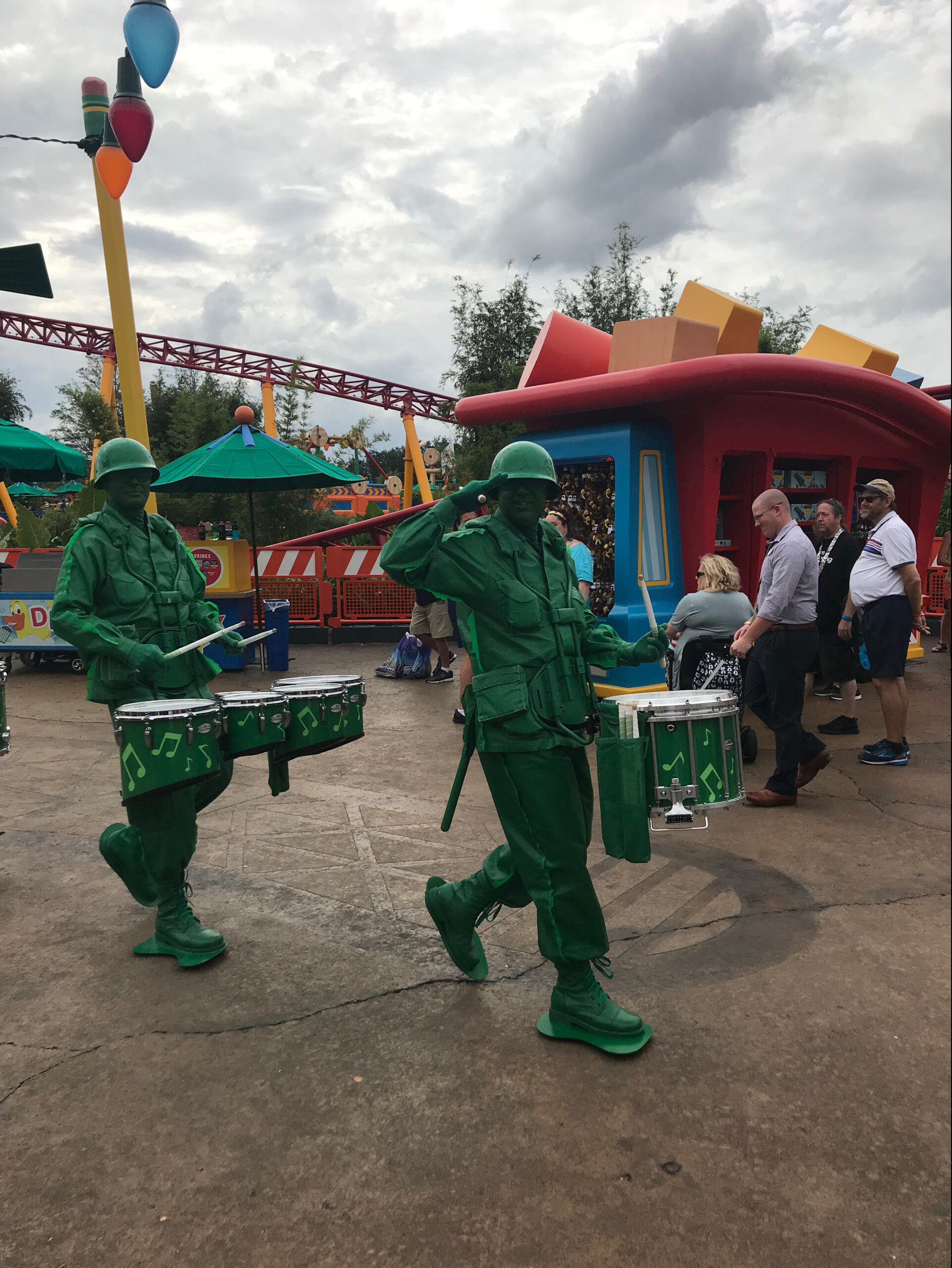 10 Things to Know Before Stepping Foot in TOY STORY LAND!! Toy Story Land TIPS! #disneytips #toystoryland #disneyworldtips #bestdisneytips #disneysecrets #disneyplanning